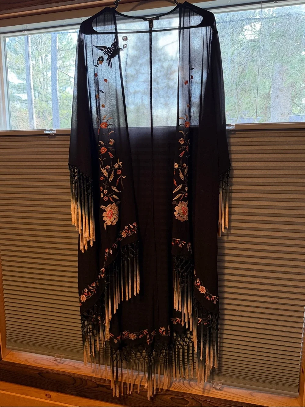 ♡ Torrid Hummingbird Chiffon Fringe Hem Kimono - Picture 3 of 8